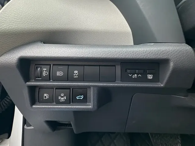 Toyota Granvia 2024 2.5L Hybrid Comfort — Фото автомобиля 19