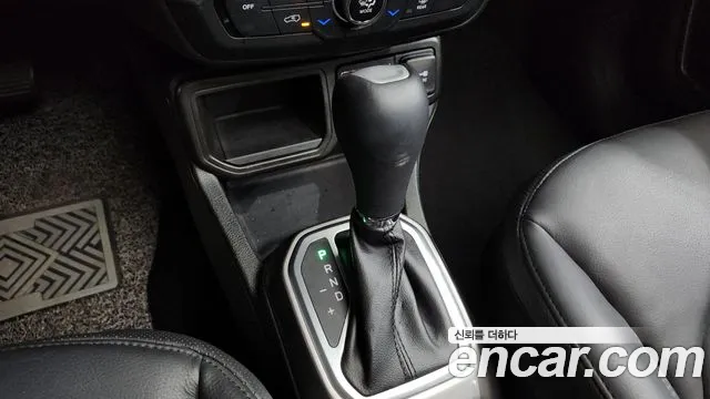 Jeep Renegade — Фото автомобиля 7