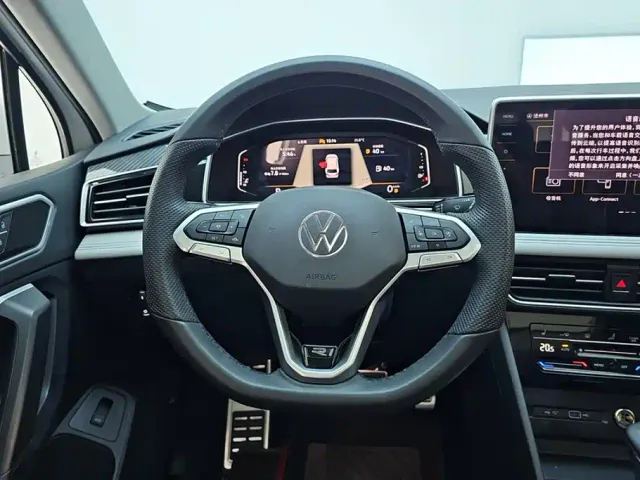 Volkswagen Tiguan L — Фото автомобиля 15
