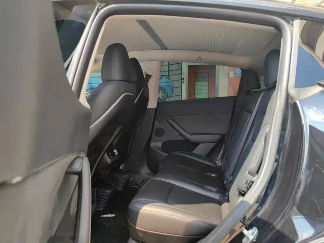 Tesla Model Y — Фото автомобиля 7