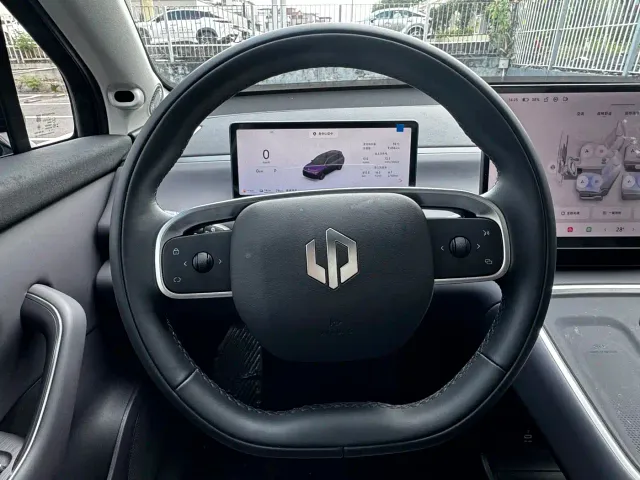 Leapmotor C16 — Фото автомобиля 12