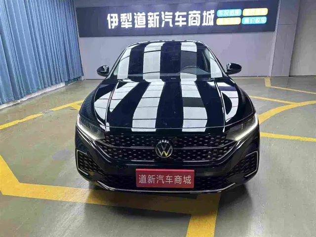 Volkswagen Passat — Фото автомобиля 2