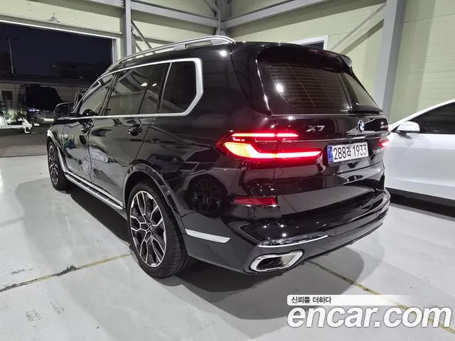BMW X7 xDrive 40d M Sport 7 мест — Фото автомобиля 2