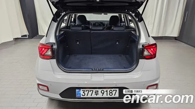 Hyundai Venue — Фото автомобиля 22