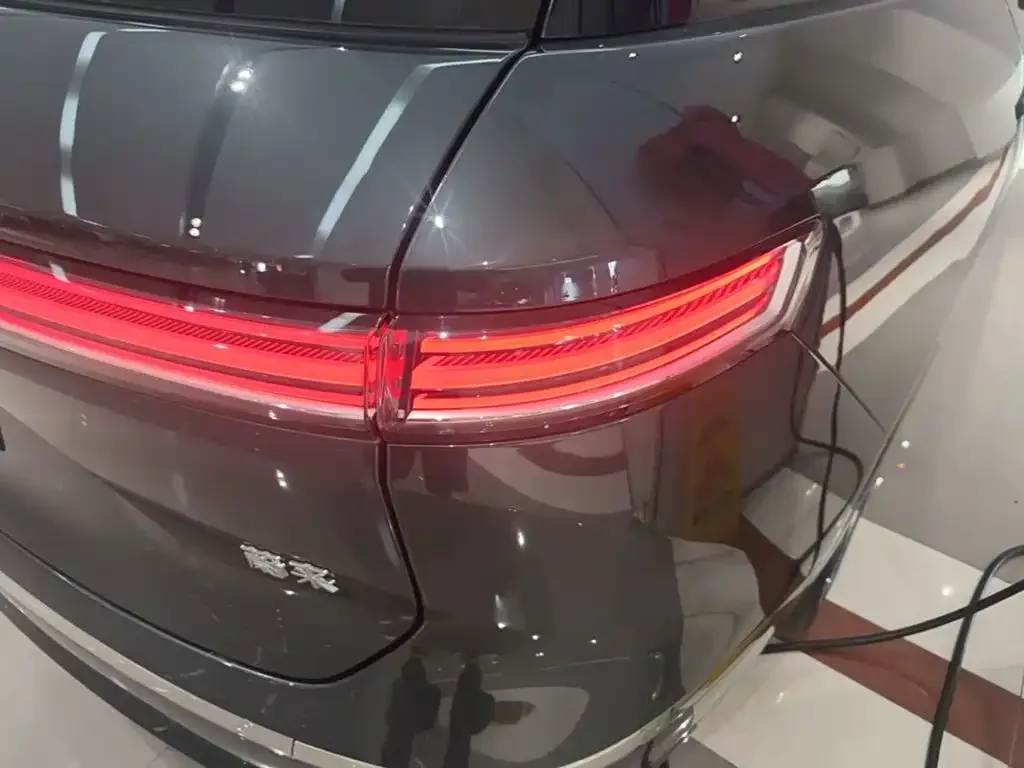 NIO NIO ES8 2025 Model 6-Seat Executive Luxury Edition — Фото автомобиля 21