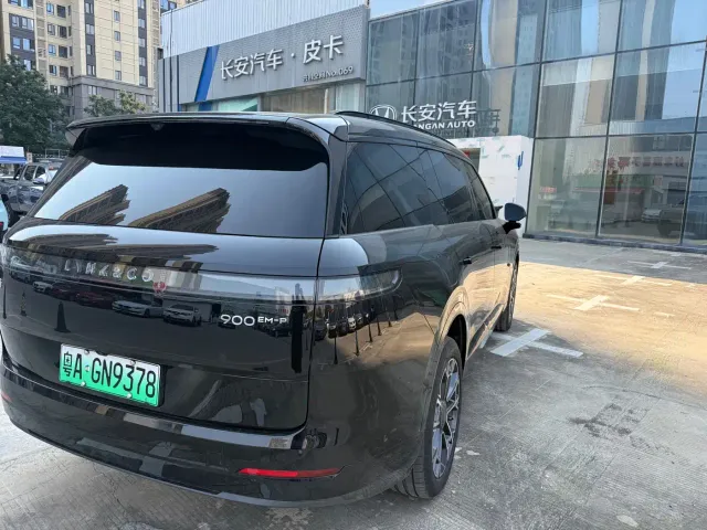 Lynk & Co 900 — Фото автомобиля 9