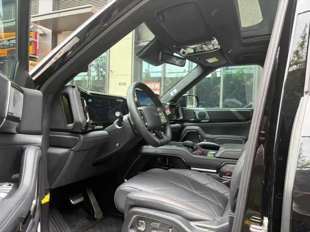 BYD FangChengBao Leopard 8 — Фото автомобиля 4