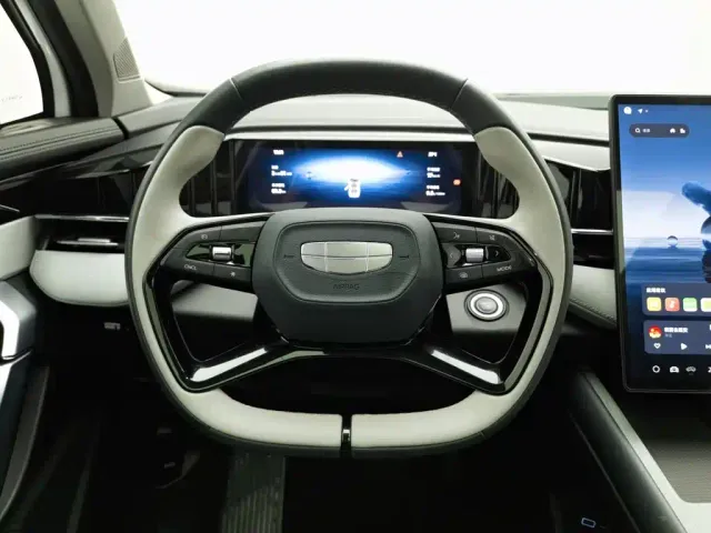 Geely Boyue L — Фото автомобиля 11