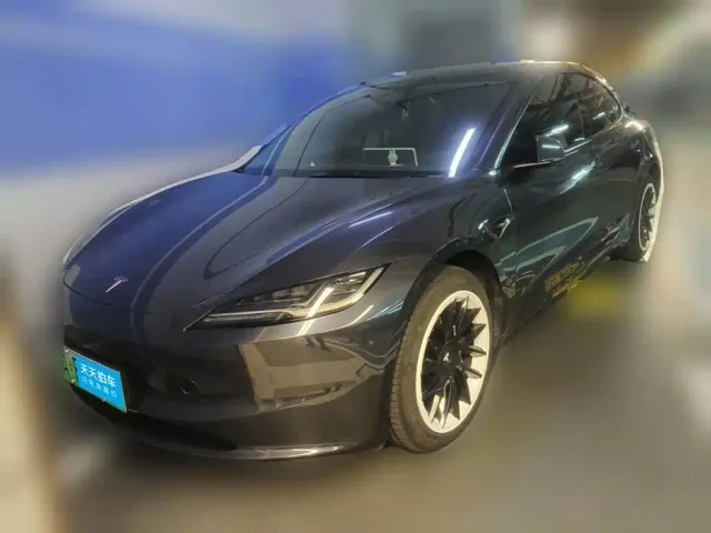 Фотография автомобиля — Tesla Model 3