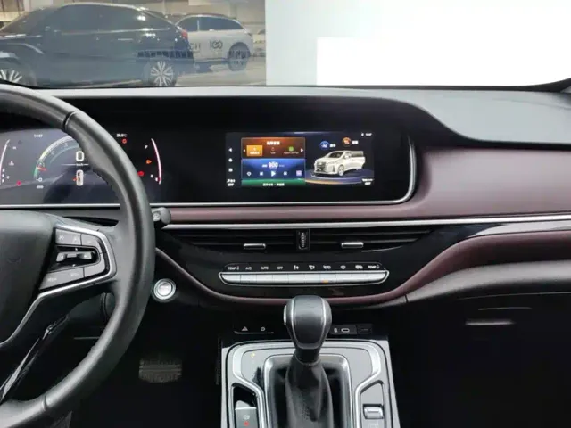 GAC Trumpchi M6 — Фото автомобиля 13