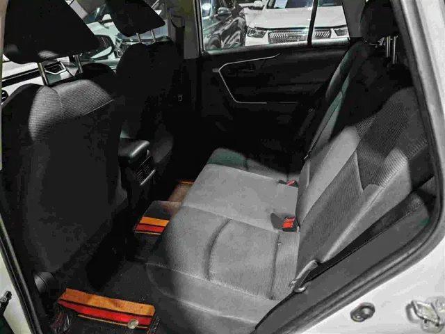 Toyota RAV4 — Фото автомобиля 6