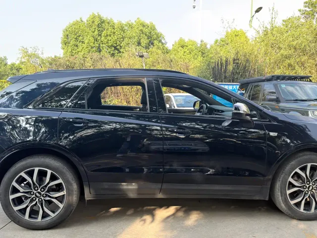 Cadillac XT5 — Фото автомобиля 13