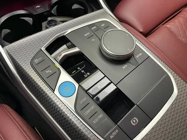 BMW i3 — Фото автомобиля 10