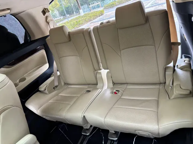 Toyota Alphard — Фото автомобиля 10