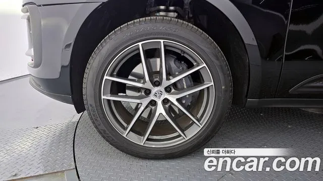 Porsche Macan Macan — Фото автомобиля 5