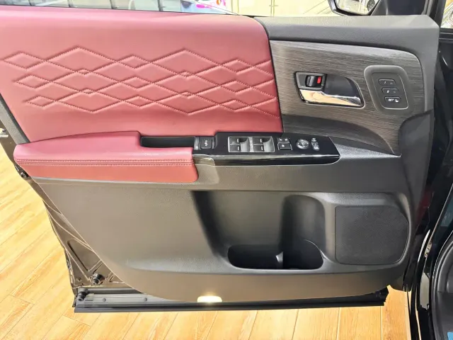 Honda Elysion — Фото автомобиля 12