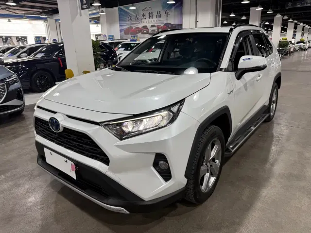 Toyota RAV4 — Фото автомобиля 2