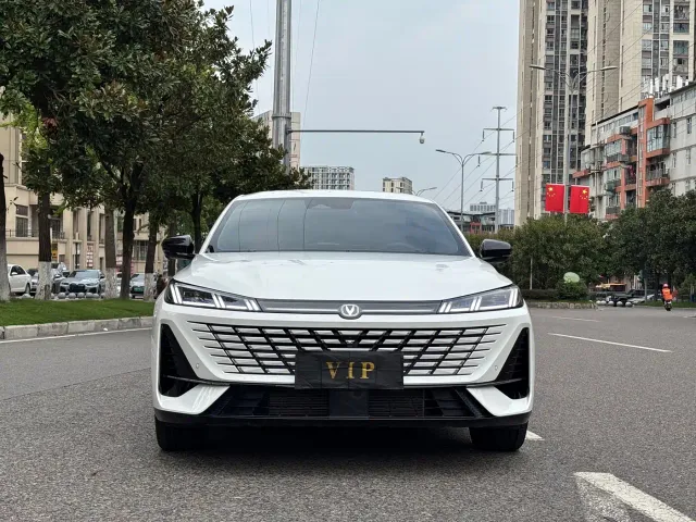 Changan Eado — Фото автомобиля 2