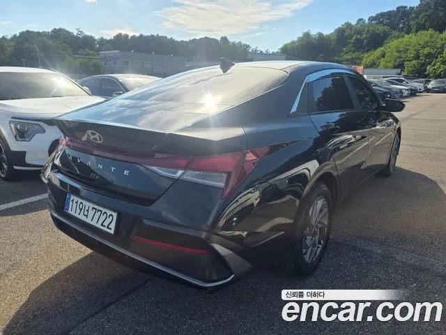 Hyundai Avante CN7 — Фото автомобиля 2