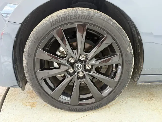 Mazda Axela — Фото автомобиля 12