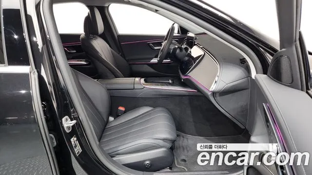 Mercedes-Benz E-Class — Фото автомобиля 24