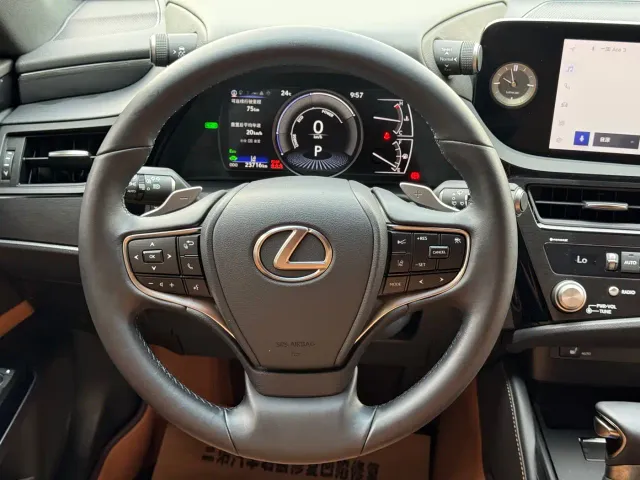 Lexus ES — Фото автомобиля 6