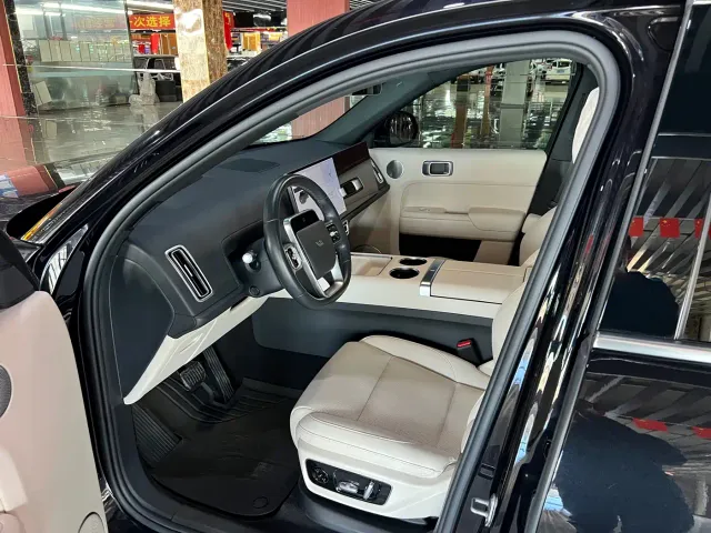 Li Auto L7 — Фото автомобиля 4