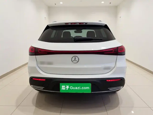 Mercedes-Benz EQA — Фото автомобиля 3
