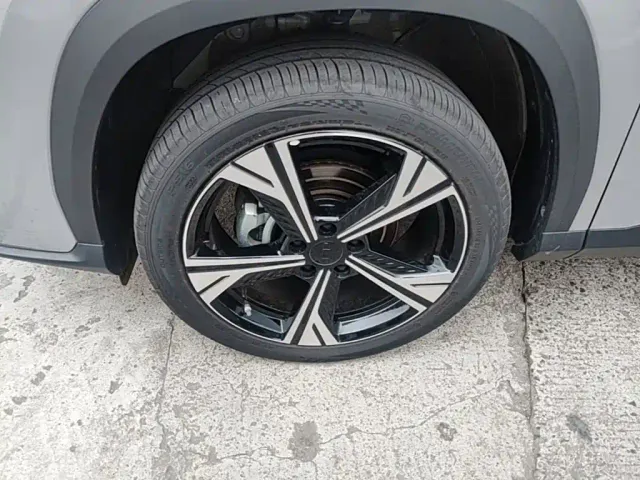 Geely Boyue — Фото автомобиля 22