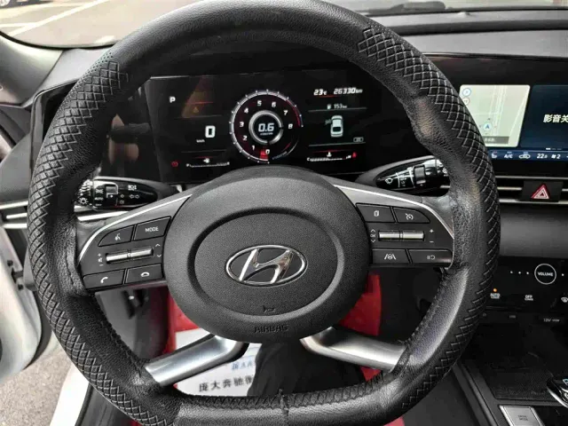 Hyundai Elantra — Фото автомобиля 8