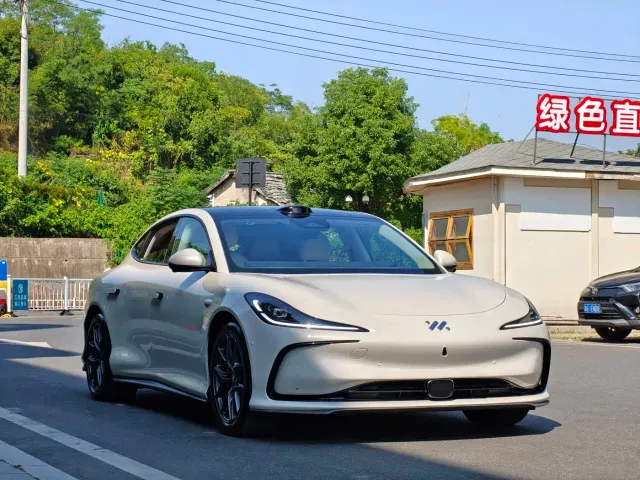 IM Motors LS6 — Фото автомобиля 3