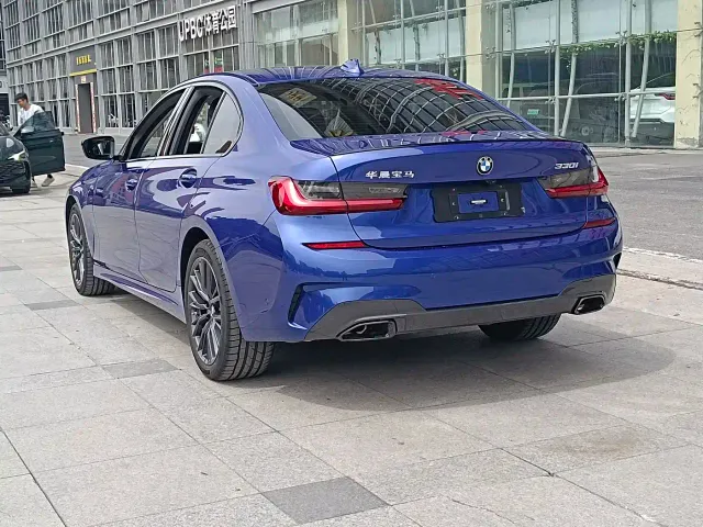 BMW BMW 3 Series 2021 330i M Sport Night Edition — Фото автомобиля 6