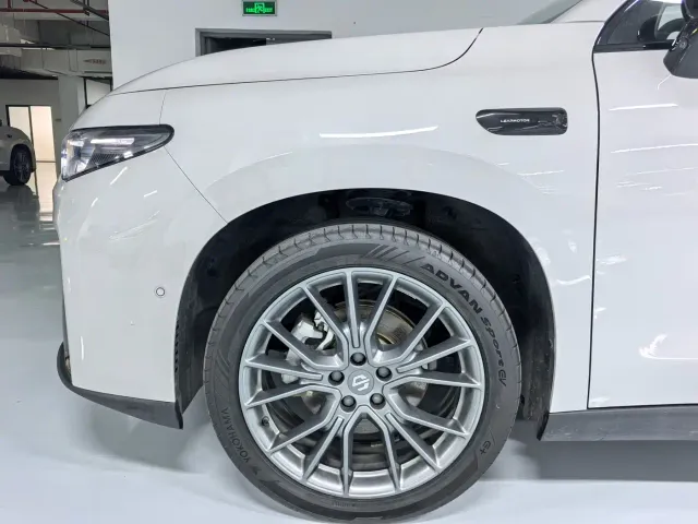 Leapmotor C10 — Фото автомобиля 7