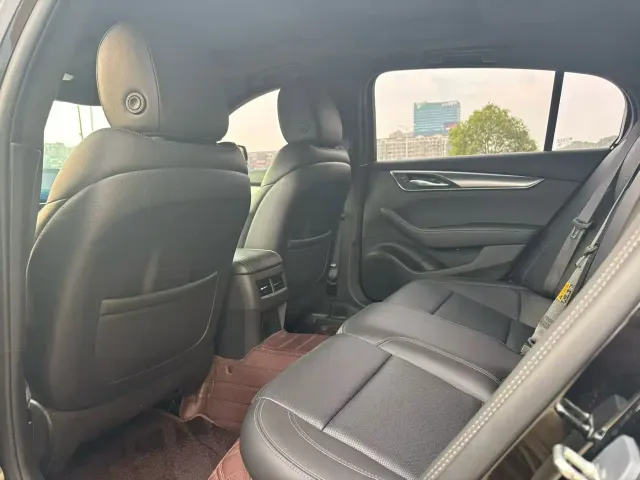 Cadillac CT5 — Фото автомобиля 6
