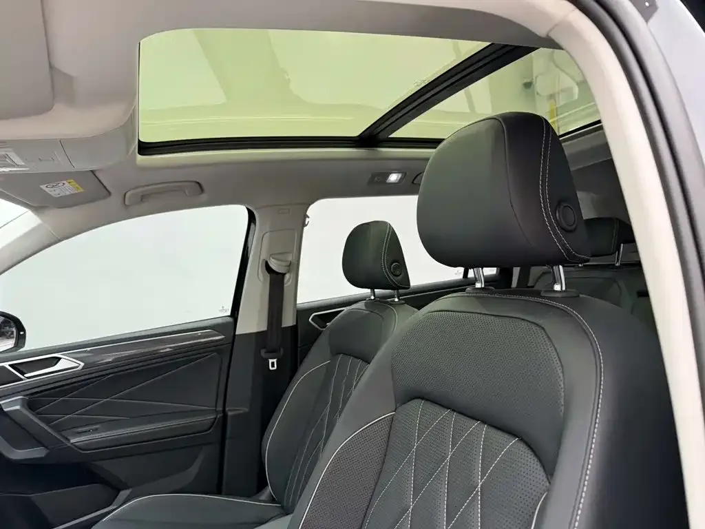 Volkswagen Tiguan L 2024 330TSI Automatic 2WD R-Line Premium Enjoyment Edition — Фото автомобиля 26