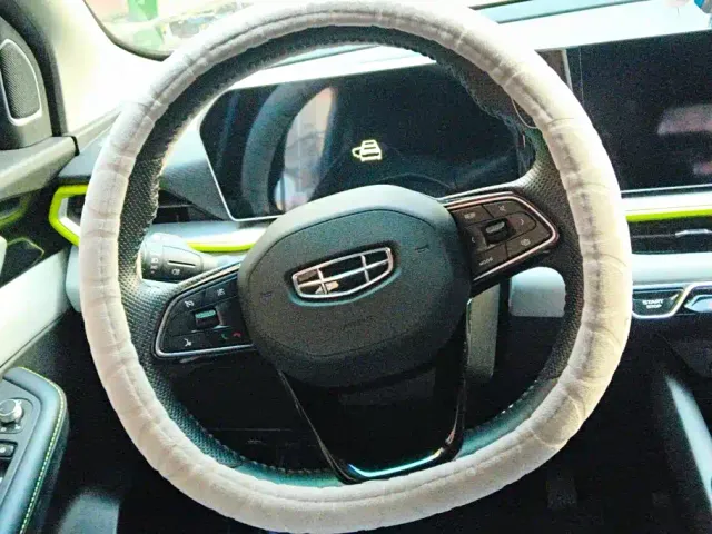 Geely Binyue — Фото автомобиля 15