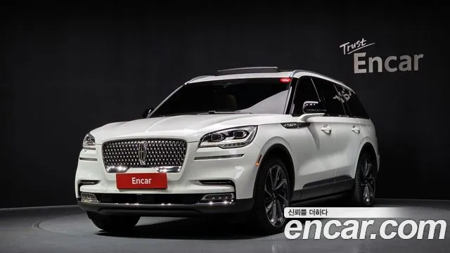 Фотография автомобиля — Lincoln Aviator
