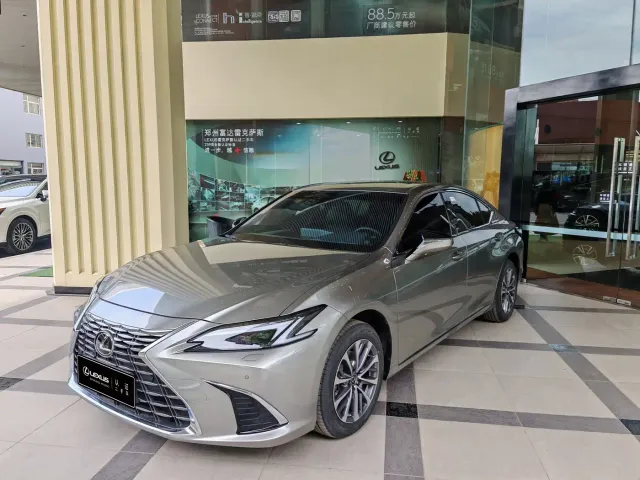 Lexus ES — Фото автомобиля 6