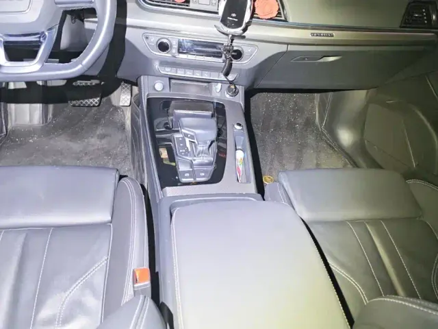 Audi Q5L — Фото автомобиля 16