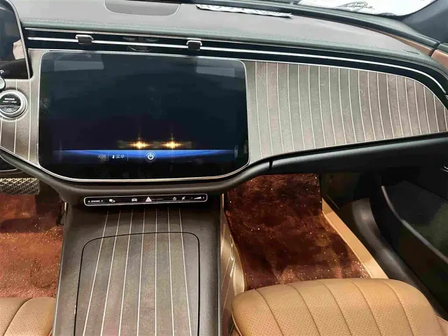 Mercedes-Benz E-Class — Фото автомобиля 10