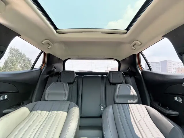 Peugeot 2008 — Фото автомобиля 14