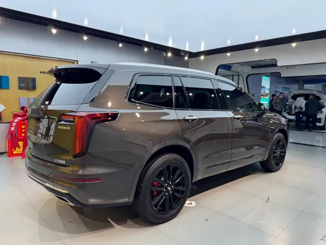 Cadillac XT6 — Фото автомобиля 3