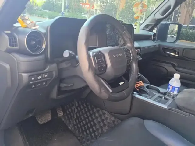 Toyota Prado — Фото автомобиля 12
