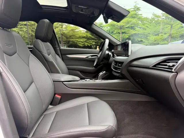 Cadillac CT5 — Фото автомобиля 10