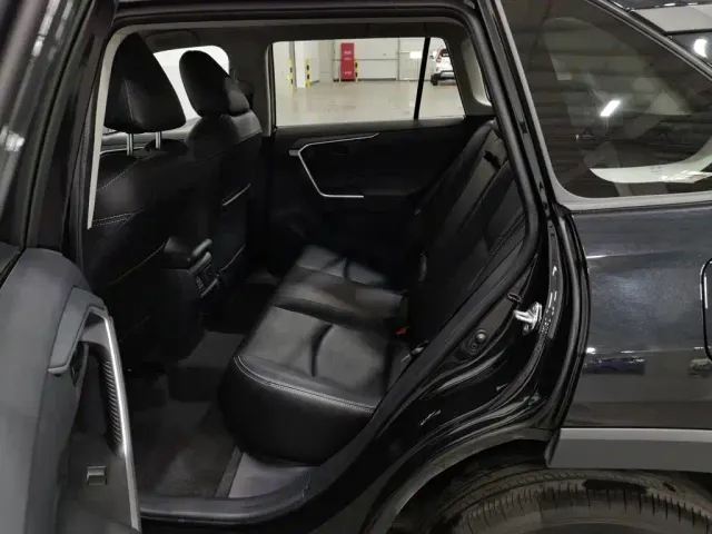 Toyota RAV4 — Фото автомобиля 15