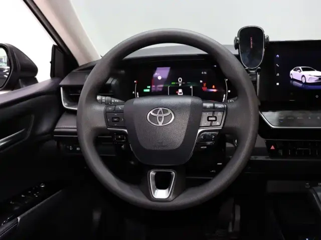 Toyota Camry — Фото автомобиля 13