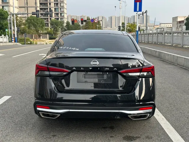 Nissan Teana — Фото автомобиля 8