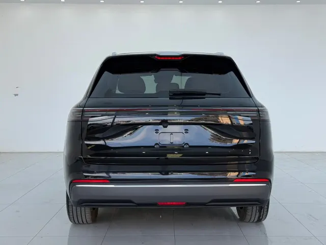 Geely Galaxy Starship 7 EM-i — Фото автомобиля 11