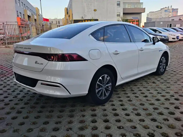 BYD Qin PLUS — Фото автомобиля 9