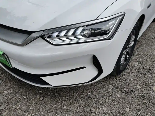 BYD Qin PLUS — Фото автомобиля 23